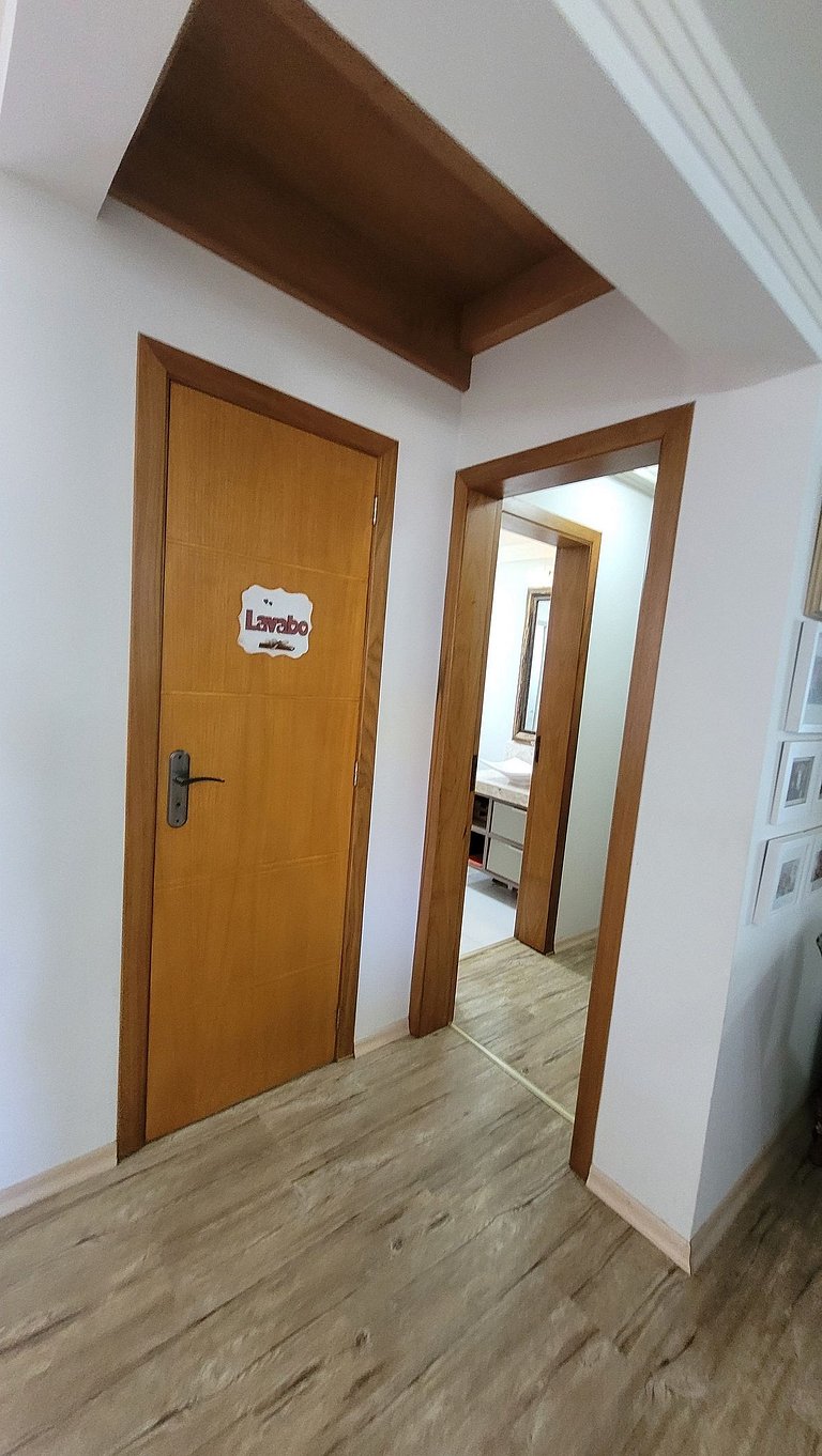 Apartamento encantador com lareira interna no Centro de Cane