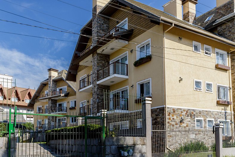 Cobertura Duplex com Piscina Aquecida, próximo aos museus